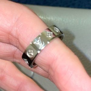 Brand inspired ring. Size 9